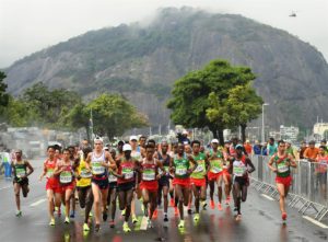 Alphonce Felix Simbu (extreme left) in the Rio marathon